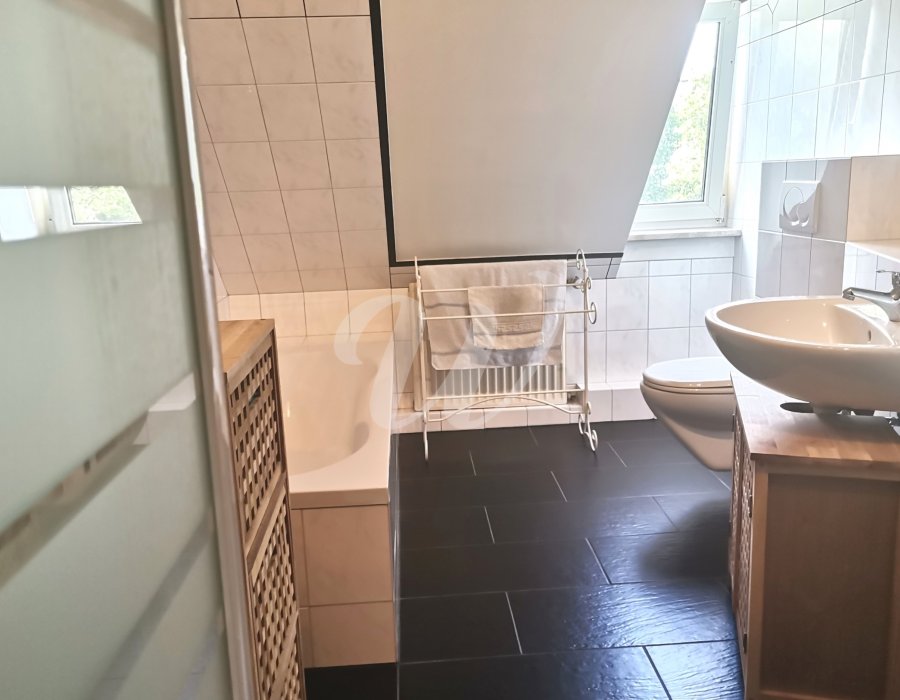 Gemütliche und ruhige Dachgeschoßwohnung im beliebten Dichterviertel Bild 6