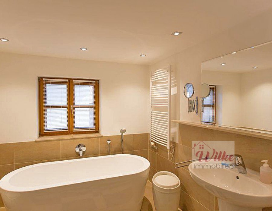 Uneinsehbares Parkgrundstück Bild 9